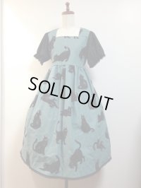 デイリーワンピース【100丈・ねこ柄グリーン系×黒無地袖】