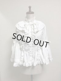 【50%オフ】ケープ衿付きスタンドカラーブラウス（姫袖）【白】