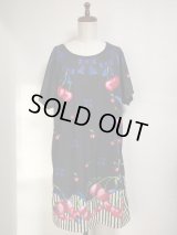 【Sale30％OFF】カットソーワンピース【チェリー柄・黒系】