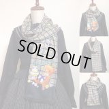 【予約品】くまのハッピーマーチ柄マフラー【ベージュチェック系×くま柄】