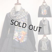 【予約品】くまのハッピーマーチ柄マフラー【ベージュチェック系×くま柄】