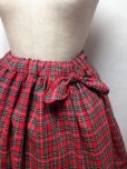 画像2: ハンドメイドギャザースカート【赤タータンチェック・裾黒ライン・65c丈】 (2)