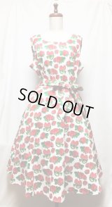 【セレクト商品】イチゴ柄ワンピース【白系・XLサイズ・99c丈】