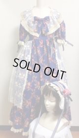 デイリーワンピース+ヘッドドレス・コサージュセット【紺系ブーケ柄・生成りレース・120ｃ丈】