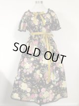 デイリーシャーリングワンピース【和花柄×黒系・110c丈】