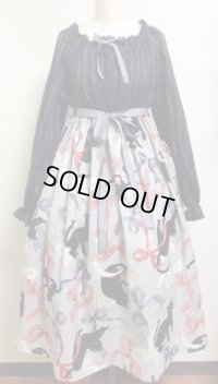 デイリーシャーリングワンピース【リボン猫柄グレー系×紺ストライプ・105c丈】