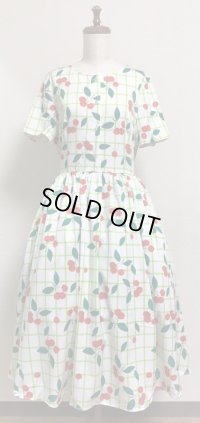 【セレクト商品】チェリー柄半袖OP【白系】
