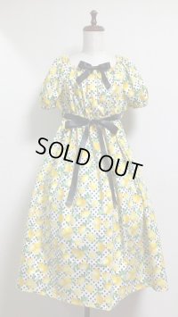 レモン柄デイリーシャーリングワンピース【白系・108丈】