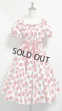 デイリーシャーリング３段ティアードワンピース【イチゴ柄・白系・100c丈】