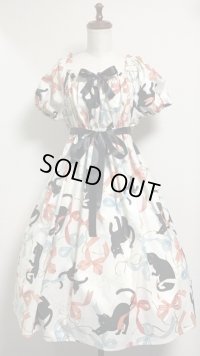 デイリーシャーリングワンピース【りぼんねこ柄白系・107c丈】