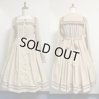 スクエアタックセーラーワンピース【ベージュ】