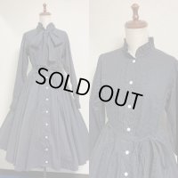 【SALE30％オフ】スタンドカラーレトロワンピース【水玉黒】