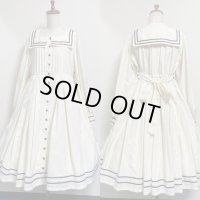 スクエアタックセーラーワンピース【オフ白×黒ライン】