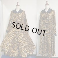 長袖レトロワンピース【ヒョウ柄×黒衿】