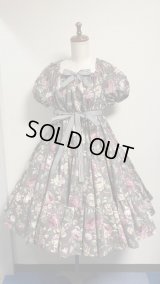 デイリーシャーリング3段ティアードワンピース【花柄茶系・100cm丈】