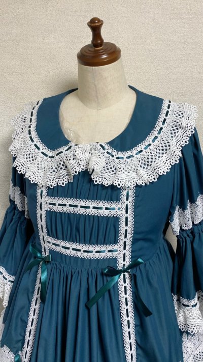 画像2: ノスタルジックプリンセスドレス【ブルーグリーン×白レース・プラスサイズ】