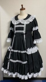 ノスタルジックプリンセスドレス【黒×白レース・プラスサイズ】