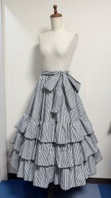 ミルフィーユフリルスカート（ミディアム丈80cm）【黒白ストライプ】