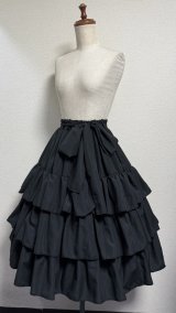 ミルフィーユフリルスカート（レギュラー丈65cm）【黒】