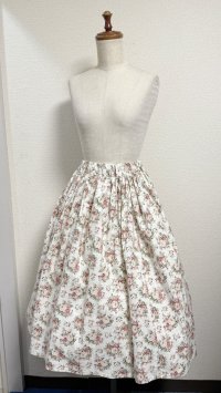 ハンドメイドギャザースカート【花柄・白系65cm丈】