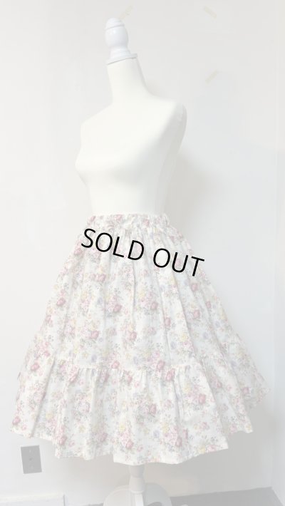 画像1: ハンドメイドギャザースカート【花柄2段白系・60cm丈】