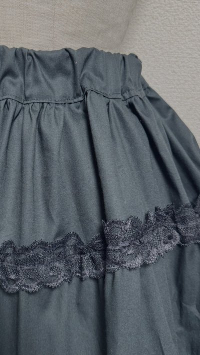 画像2: ハンドメイド3段ティアードスカート1【黒無地×黒ラッセルレース・55cm丈】