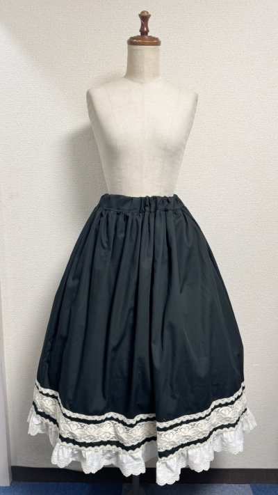 画像1: ハンドメイドギャザースカート4【黒無地×生成トーション裾綿レース・70cm丈】