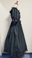 画像2: 【レギュラーサイズ】ブローチピン付きデイリーシャーリングワンピース【無地黒×ラッセルレース・113cm丈】 (2)