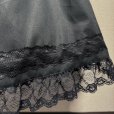 画像4: 【レギュラーサイズ】ブローチピン付きデイリーシャーリングワンピース【無地黒×ラッセルレース・113cm丈】