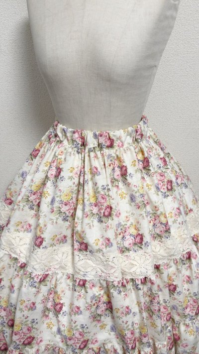 画像3: 11ハンドメイドギャザー3段ティアードスカート【花柄白系・63cm丈】