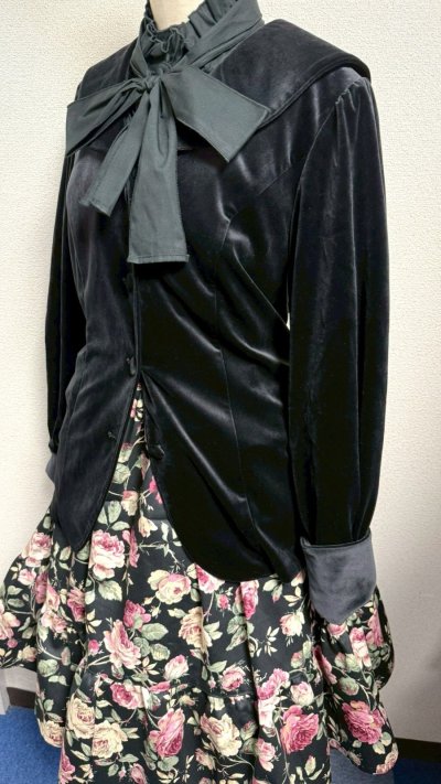 画像4: 10ハンドメイドギャザー2段ティアードスカート【バラ柄黒系・57cm丈】