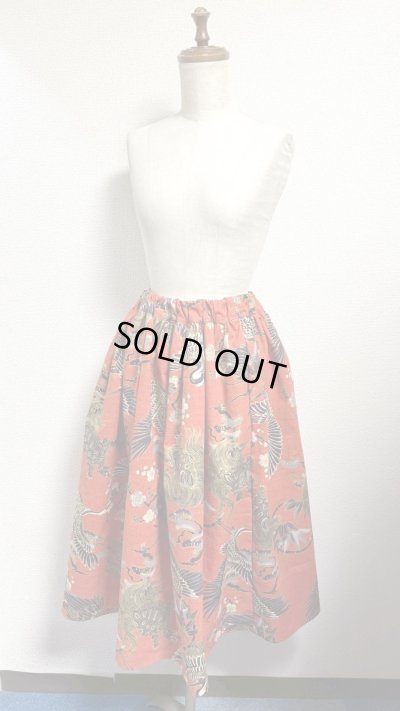 画像2: 7ハンドメイドギャザースカート【鶴亀柄　朱色系　65cm丈】