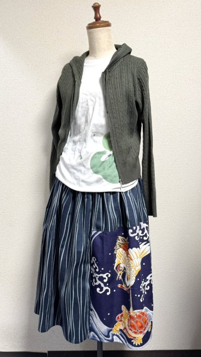 画像6: 7ハンドメイドギャザースカート【パネル鶴亀柄　ネイビー系　78cm丈】