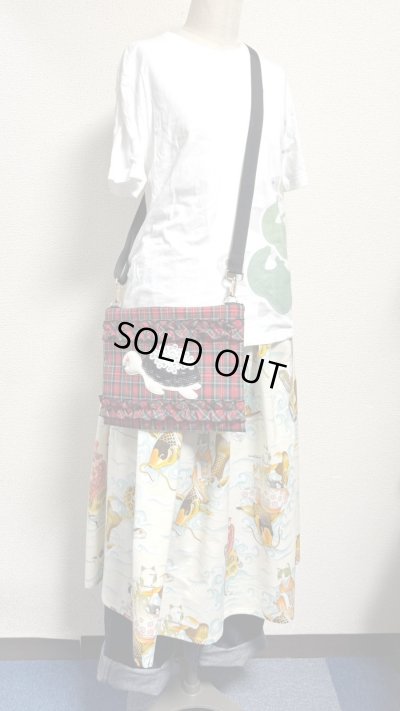 画像2: お出かけカメちゃん　サコッシュ　（赤チェック×白カメちゃん）