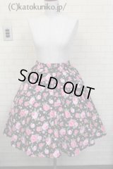 ハンドメイドサーキュラースカート55ｃ丈（薔薇柄・黒地）