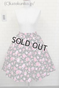 ハンドメイドサーキュラースカート55ｃ丈（薔薇柄・黒地）