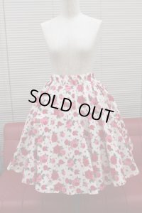 ハンドメイドサーキュラースカート55ｃ丈（薔薇柄・オフ白地）