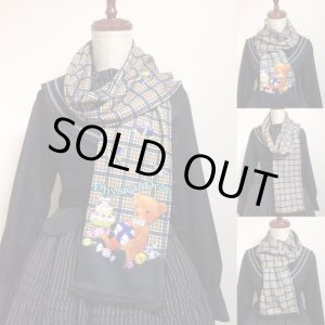 画像: 【予約品】くまのハッピーマーチ柄マフラー【ベージュチェック系×くま柄】