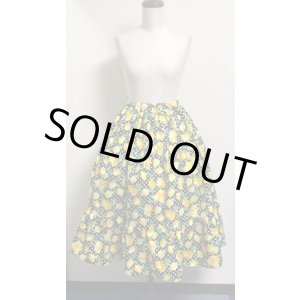 画像: ハンドメイド2段ティアードスカート【レモン柄・黒系・70c丈】