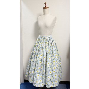 画像: ハンドメイドギャザースカート【花柄・水色系75cm丈】