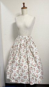 画像: ハンドメイドギャザースカート【花柄・白系65cm丈】