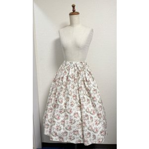 画像: ハンドメイドギャザースカート【花柄・白系65cm丈】