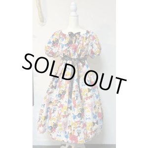 画像: デイリーシャーリングワンピース【カラフルねこ柄白系・105cm丈】