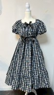 画像1: デイリーシャーリングワンピース【ティーカップ柄黒系・108cm丈】