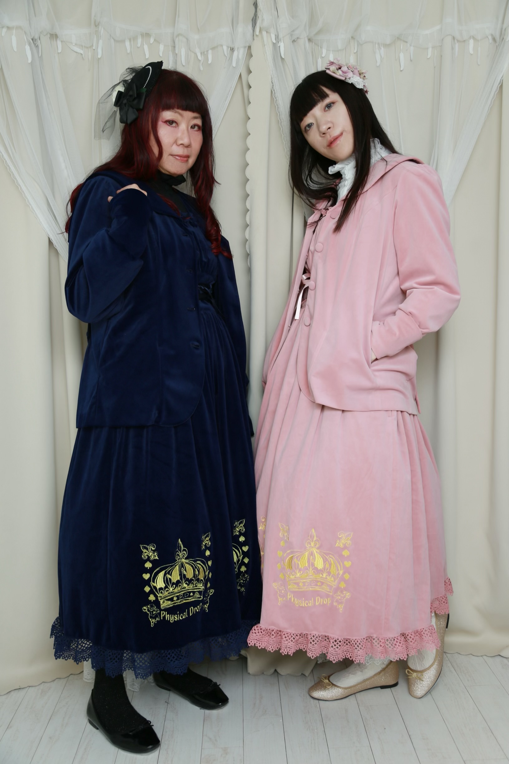 画像: 王冠刺繍別珍ジャンパースカート【紺】