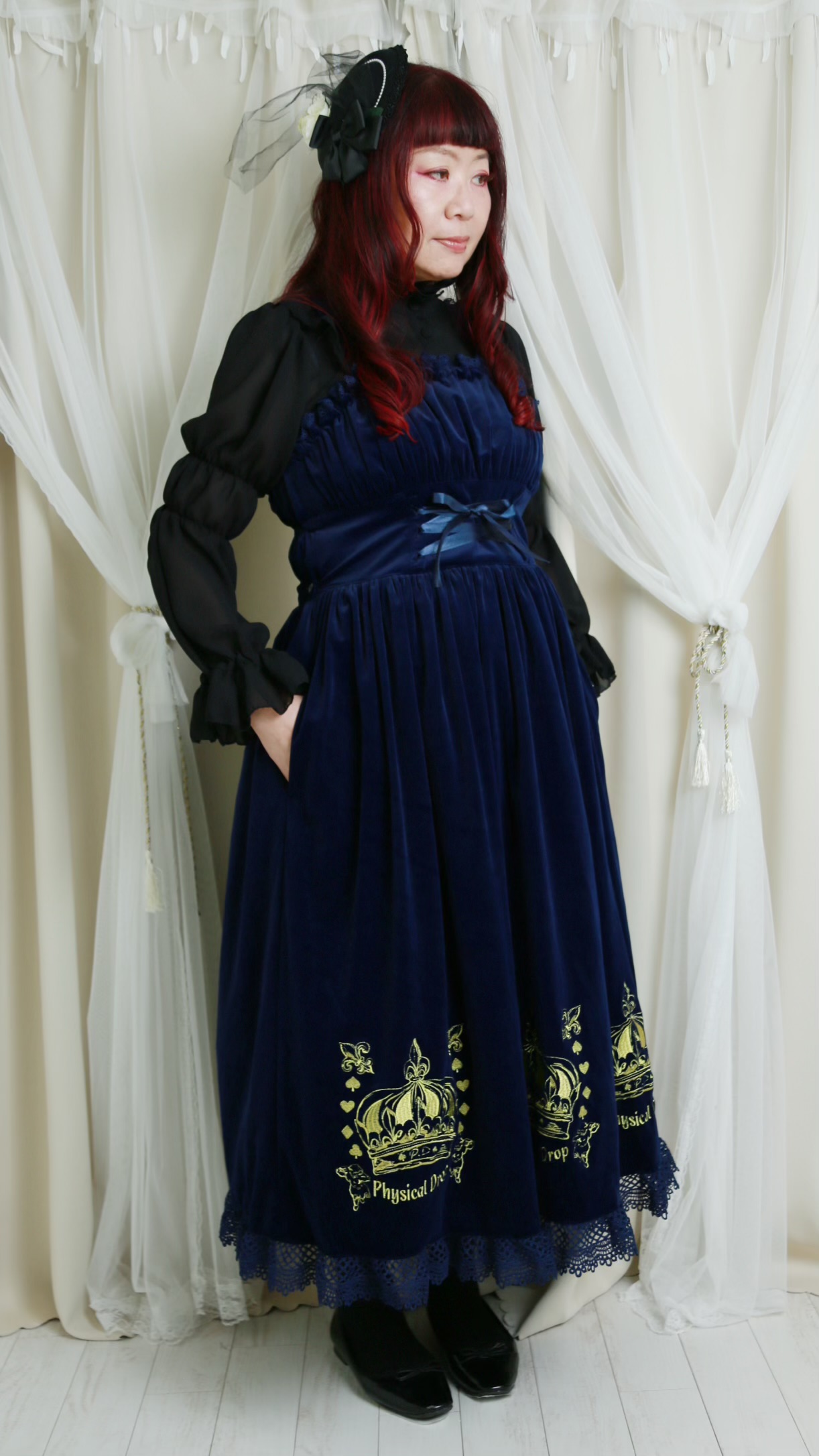 画像18: 王冠刺繍別珍ジャンパースカート【紺】