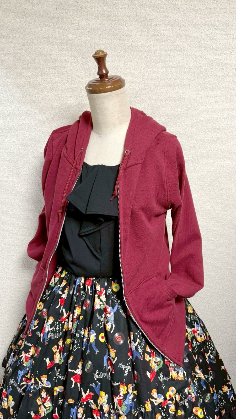 画像5: 8ハンドメイドギャザー2段ティアードスカート【ロカビリー柄黒系・50cm丈】