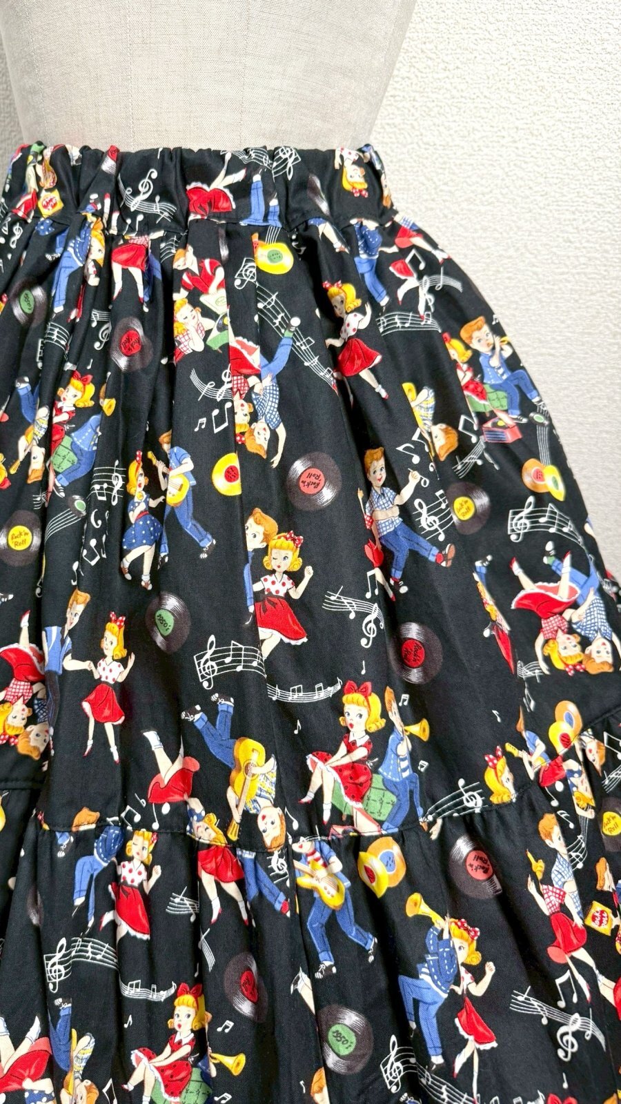 画像3: 8ハンドメイドギャザー2段ティアードスカート【ロカビリー柄黒系・50cm丈】