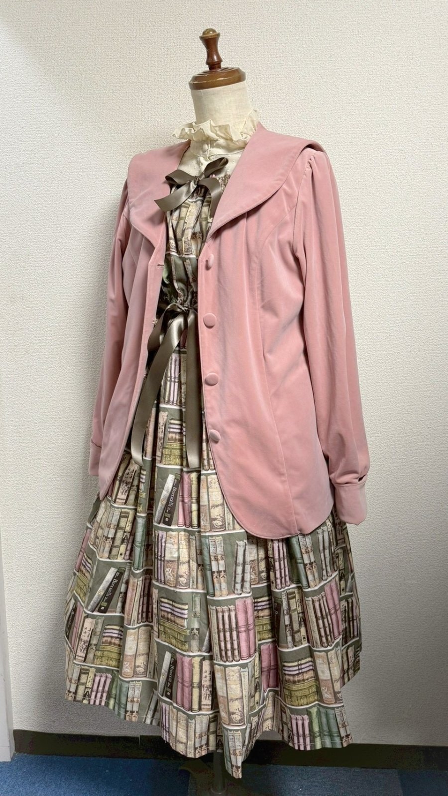 画像8: デイリーシャーリングワンピース【本棚柄ピンク系・レギュラーサイズ】