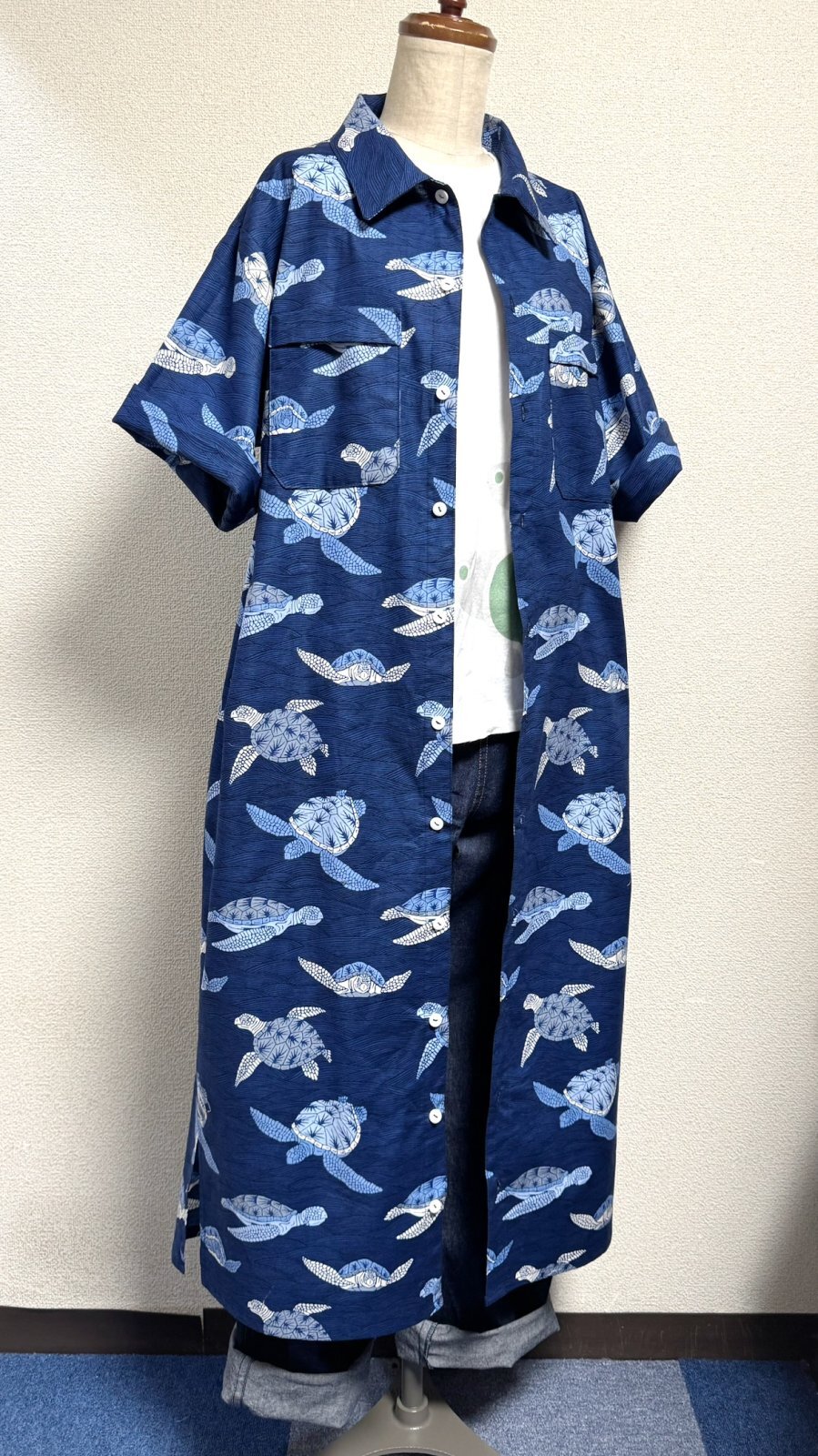 画像7: シャツワンピース【ウミガメ柄ネイビー系】